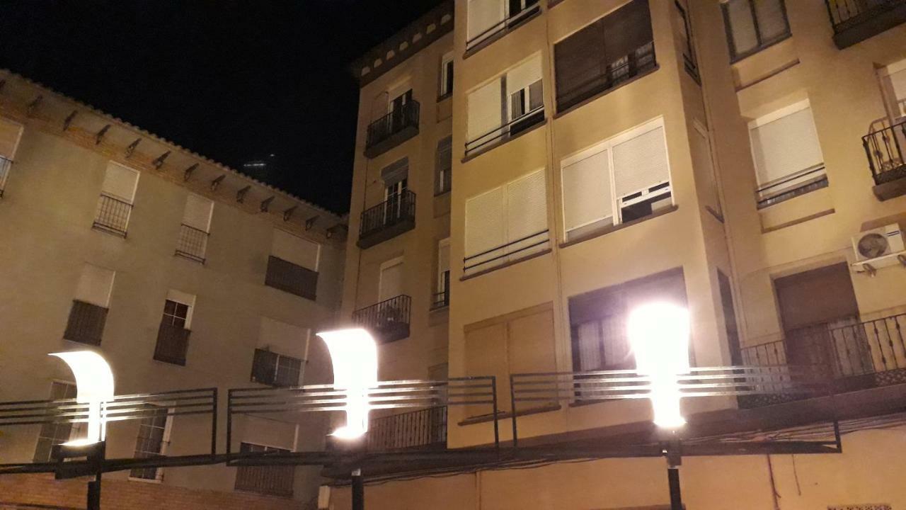 Apartamento Manuela Sancho Apartman Zaragoza Kültér fotó